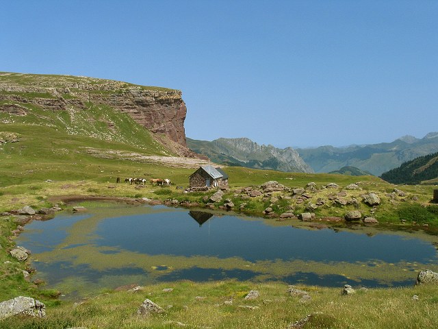 [url=https://bernard-bohn.fr/pyren/html_montagne/lac_arlet.htm]lac de cabane Gourguesec[/url]
lac et cabane Gourguesec
Mots-clés: cabane,gourguesec