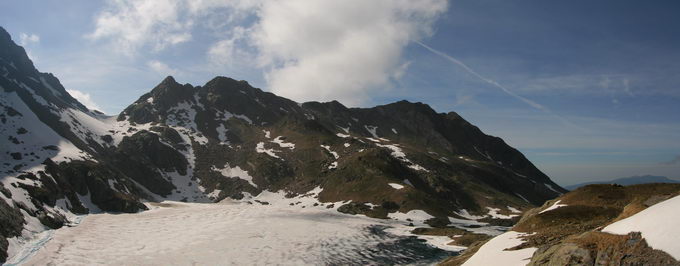 boum de benasque
[url=https://bernard-bohn.fr/pyren/html_montagne/boums_breche_venasque.htm] lacs boums benasque[/url]
Mots-clés: boums,col de la montagnette,luchon,pyrénées