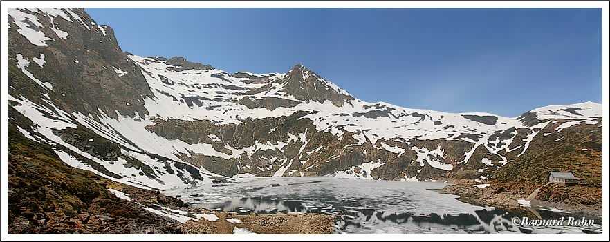 Panorama étang d'arraing et pic du Crabère