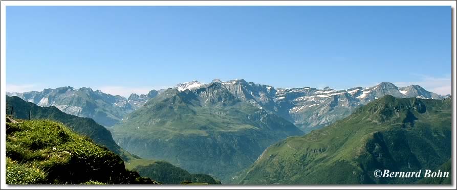 Panorama Estaubé Mont Perdu et Gavarnie depuis Pic du bergons