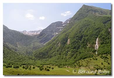 vue sur le vallon au départ des granges d' astau