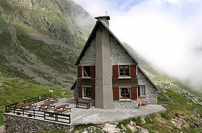 refuge d' Ilhéou Hautes-Pyrénées