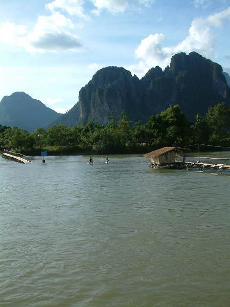 laos
Mots-clés: laos,maison,piloti