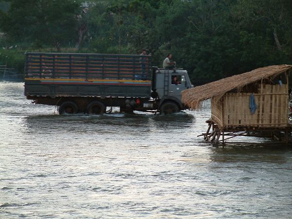 laos
Mots-clés: laos,transport,fleuve