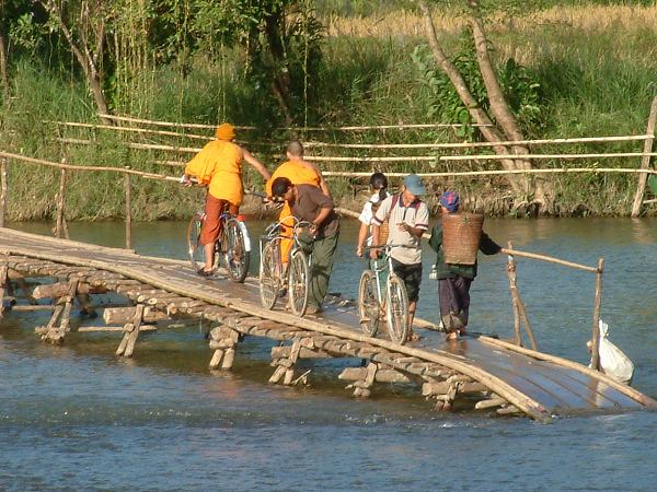 laos
Mots-clés: laos,fleuve,moine