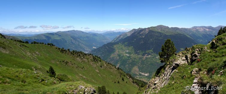 Entécade vue sur val d'aran
entécade vue sur Val d'aran
Mots-clés: ,entécade