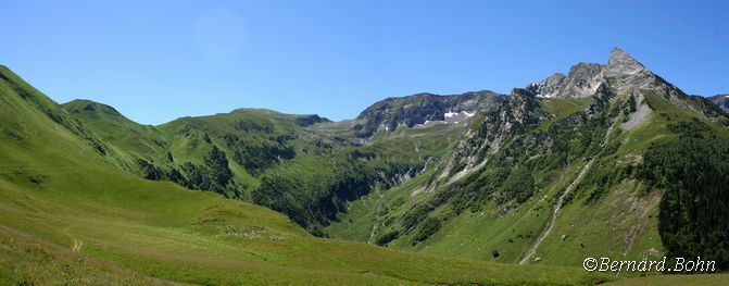 VallÃ©e de la frÃ©che vue du plateau de Campsaure
