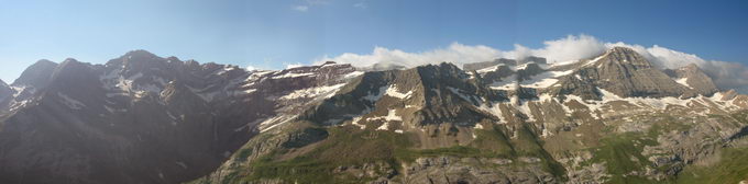 Gavarnie
Mots-clés: gavarnie,pyrÃ©nÃ©es