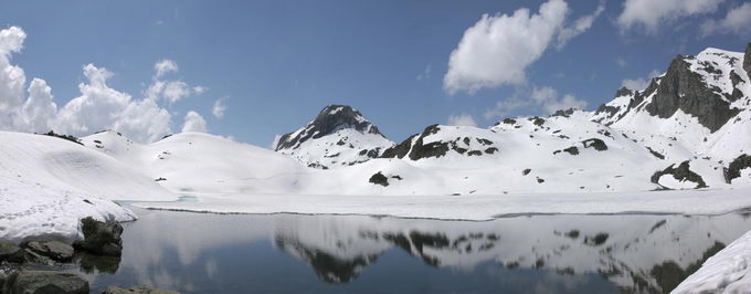 [url=https://bernard-bohn.fr/pyren/html_montagne/ossau_lacs_ayous.htm]tour des lacs Pic du midi Ossau[/url]
Mots-clés: lac ayous,hiver,pyrénées