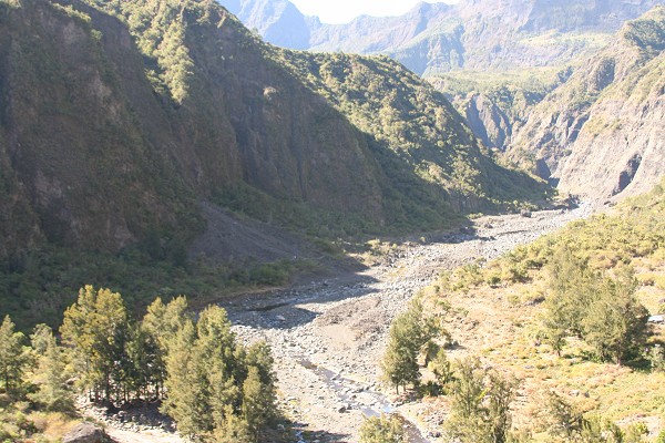 mafate
Mots-clés: ravine mafate,Île de la Réunion