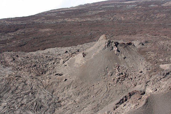 volcan
Mots-clés: cratére,volcan,la fournaise,Île de la Réunion