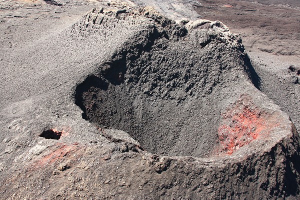 Mots-clés: cratére,volcan,la fournaise,Île de la Réunion