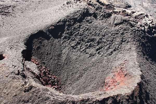 cratére
Mots-clés: cratére,volcan,la fournaise,Île de la Réunion