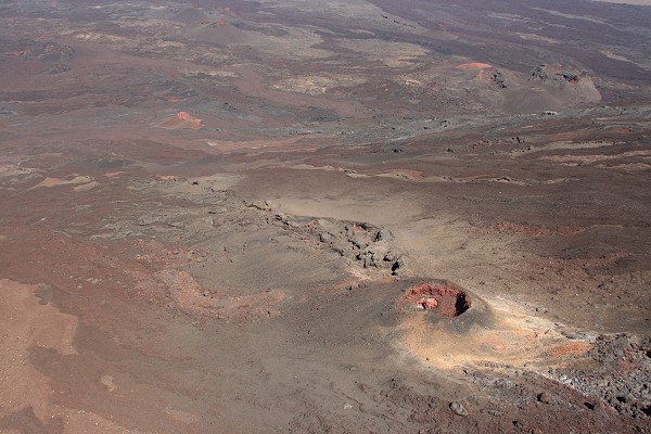 Mots-clés: enclos,cratère,volcan,la fournaise,le de la Runion