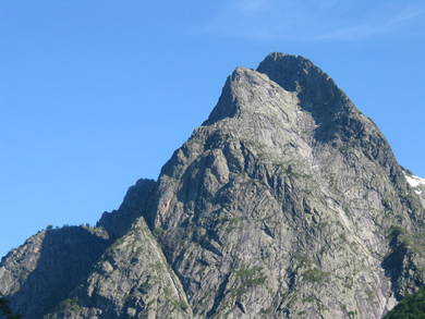 la dent d'Orlu célèbre pour ces voies d'escalade