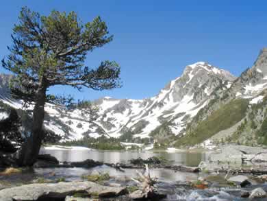 arrivée à l' étang du Laurenti Ariège pyréneés